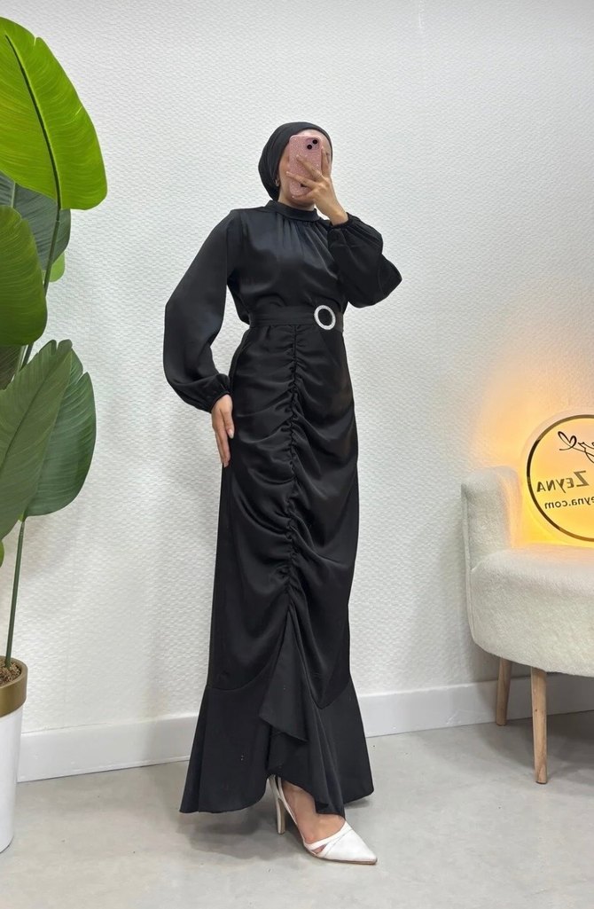 Siyah Uzun Drapeli Gotik Elbise - Görsel 3