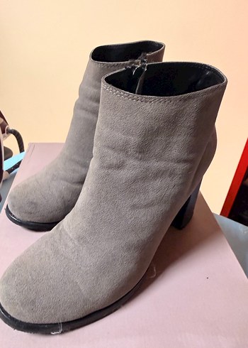Gri Süet Dolgu Topuklu Kadın Bot - Görsel 4
