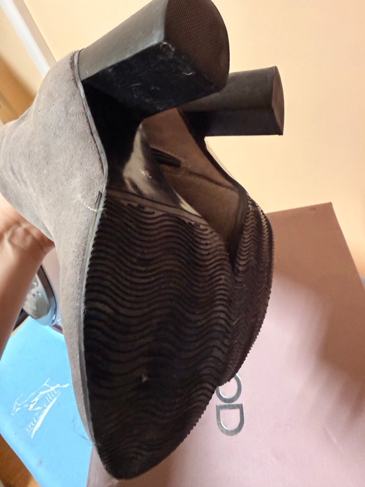 Gri Süet Dolgu Topuklu Kadın Bot - Görsel 5