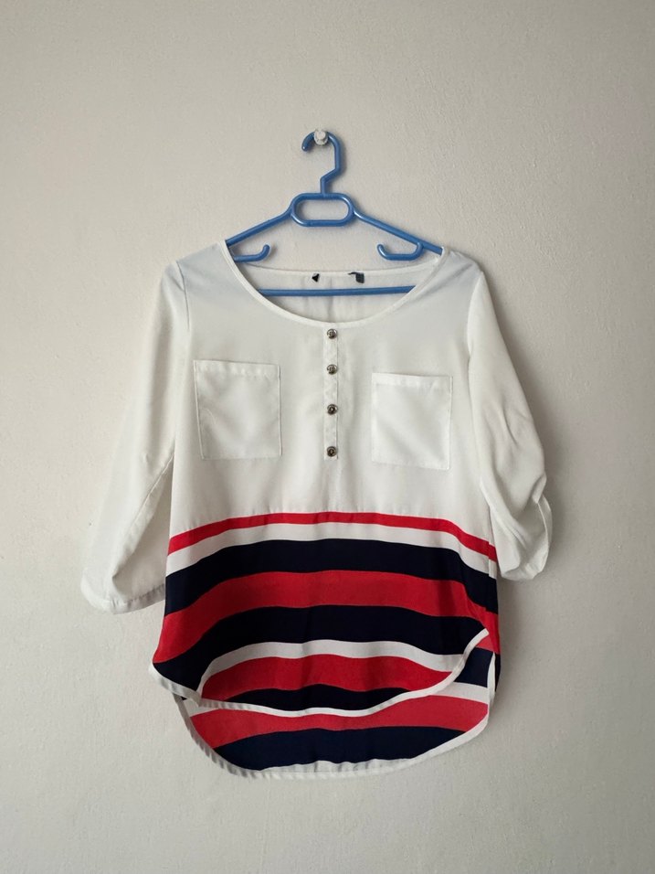 Düğmeli Beyaz Kadın Bluz - Görsel 3