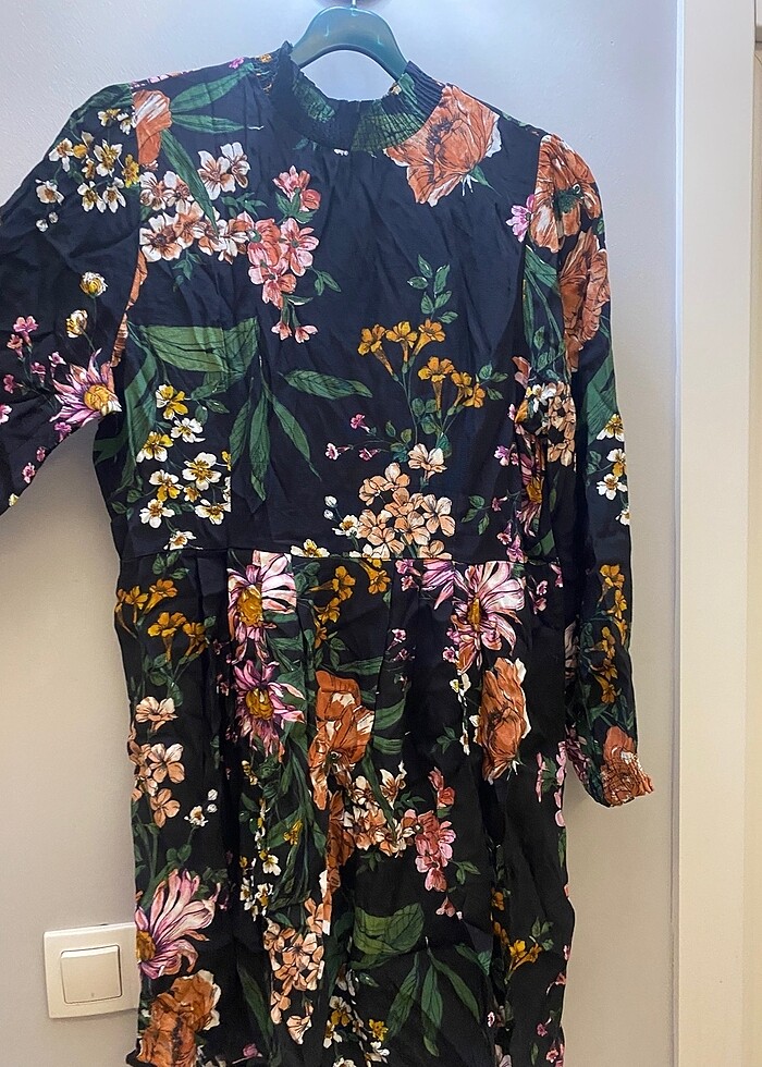 Çiçekli elbise - Görsel 2