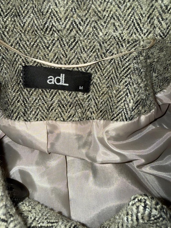 Düğmeli Gri Kadın Kaban - Görsel 3