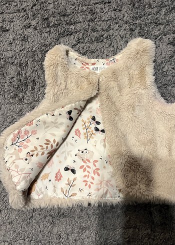 Kız Çocuk Gri Kürklü Kolsuz Yelek - Görsel 2