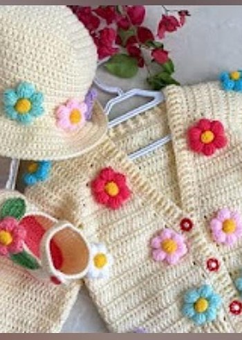 Kız Çocuk Yeşil Nakışlı Örgü Hırka ve Etek Takımı - Görsel 2