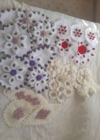 El Yapımı Beyaz Kırmızı Çiçekli Örgü Set - Görsel 6