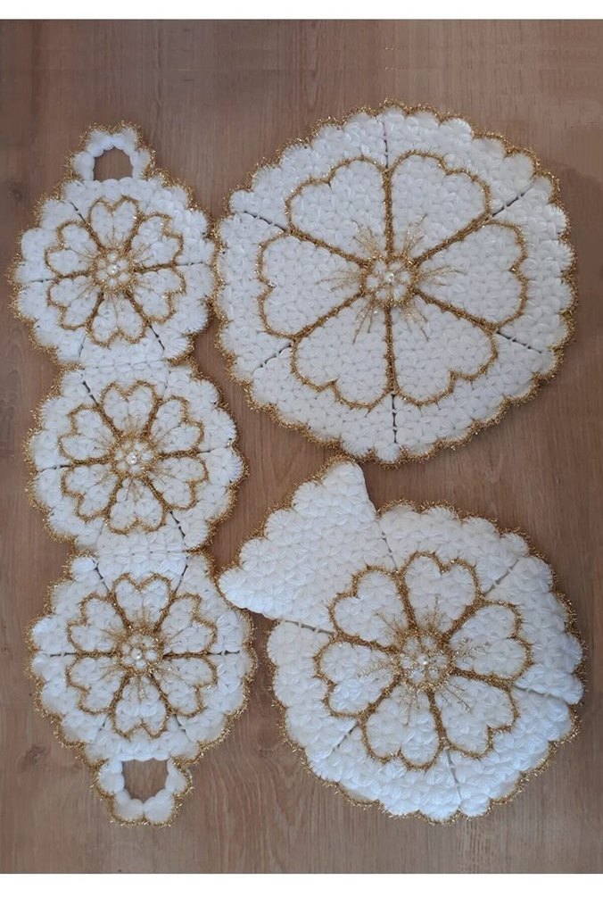 El Yapımı Beyaz Kırmızı Çiçekli Örgü Set - Görsel 2