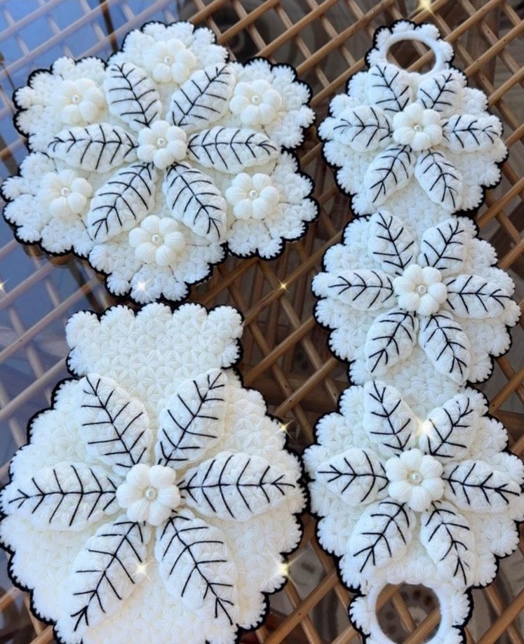 El Yapımı Beyaz Kırmızı Çiçekli Örgü Set - Görsel 5