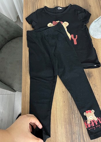 Kız Çocuk Siyah Baskılı Tişört ve Tayt Takımı - Görsel 2