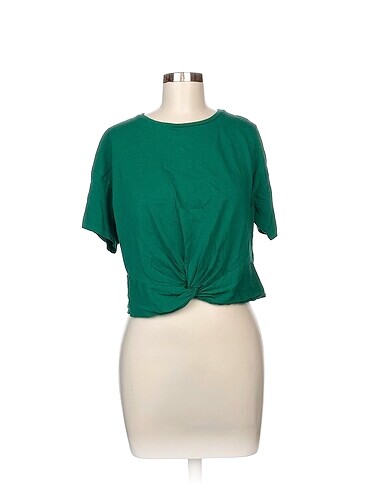Defacto T-shirt %70 İndirimli.