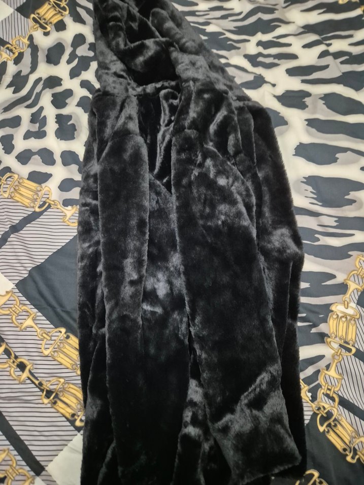 Siyah Kapüşonlu Uzun Kadın Peluş Mont - Görsel 3