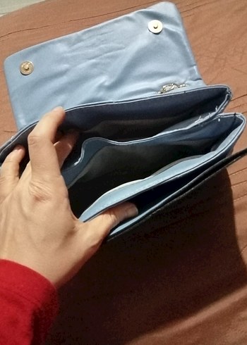 Zincir Detaylı Mavi Kadın Çanta - Görsel 4