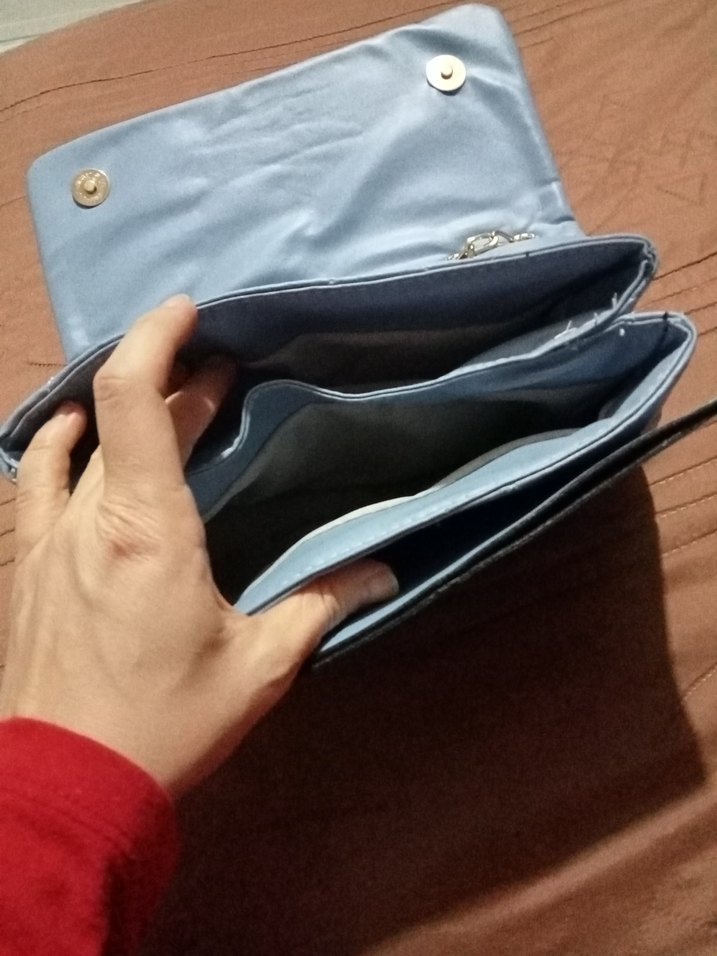 Zincir Detaylı Mavi Kadın Çanta - Görsel 4