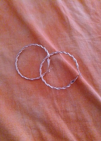 Siyah Fiyonk Detaylı Minimalist Taç - Görsel 5