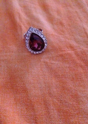 Siyah Fiyonk Detaylı Minimalist Taç - Görsel 3