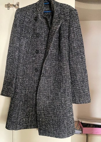 Klasik Siyah-Beyaz Desenli Kadın Kaban - Görsel 6