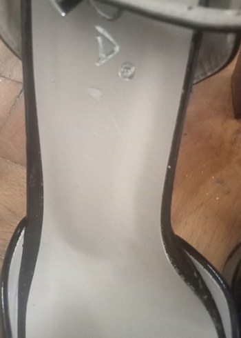 Siyah Parlak 
Kemerli Stiletto Topuklu Kadın yazlık Ayakkabı - Görsel 4