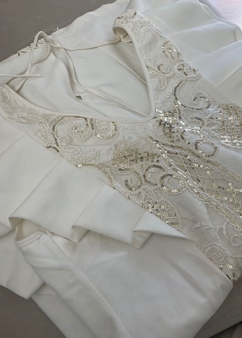 Beyaz V Yaka Nakışlı Mini Abiye Elbise - Görsel 3