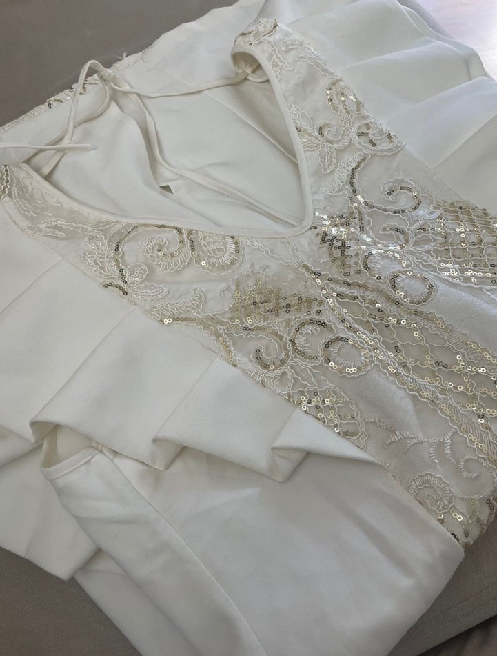 Beyaz V Yaka Nakışlı Mini Abiye Elbise - Görsel 3