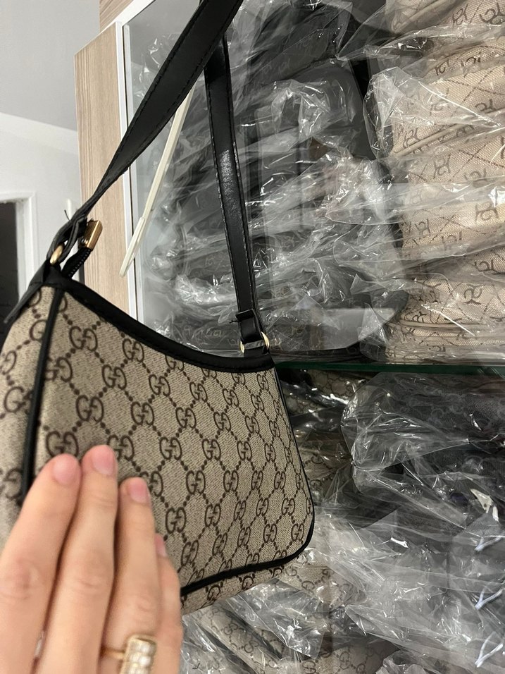 Klasik Siyah Tokalı Kadın Omuz Çantası - Görsel 3