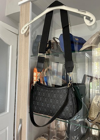 Siyah Baskılı Tokalı Kadın Omuz Çantası - Görsel 3