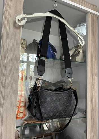 Siyah Baskılı Tokalı Kadın Omuz Çantası - Görsel 2