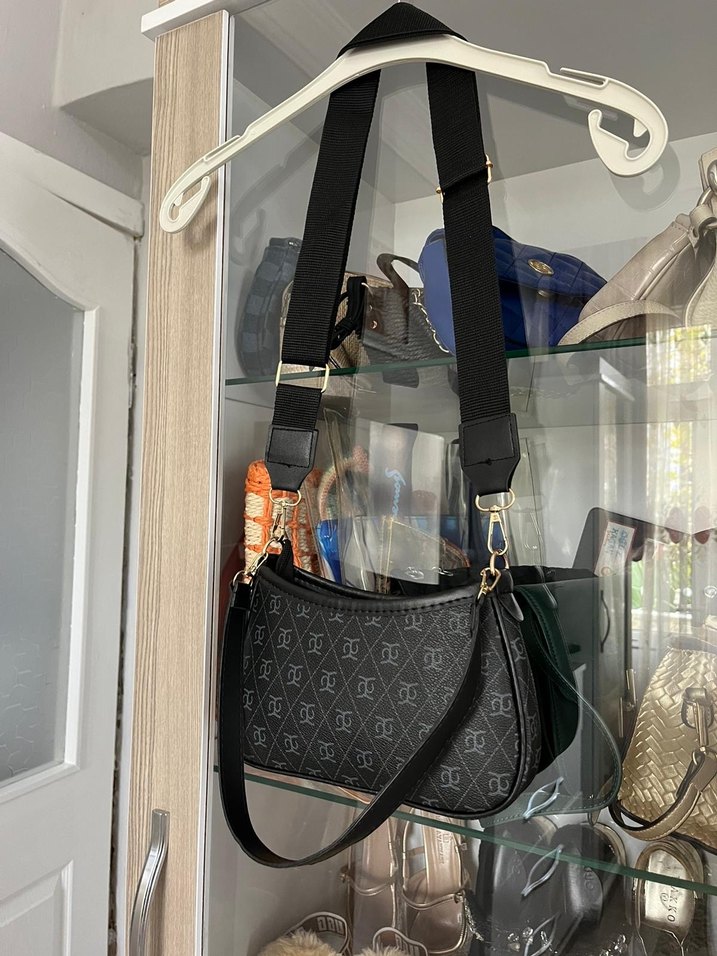 Siyah Baskılı Tokalı Kadın Omuz Çantası - Görsel 3