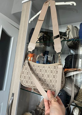 Bej Baskılı Tokalı Kadın Omuz Çantası - Görsel 12