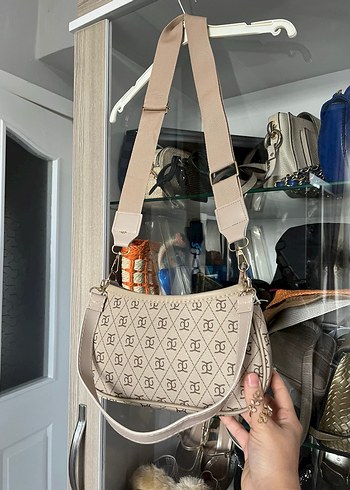 Bej Baskılı Tokalı Kadın Omuz Çantası - Görsel 2