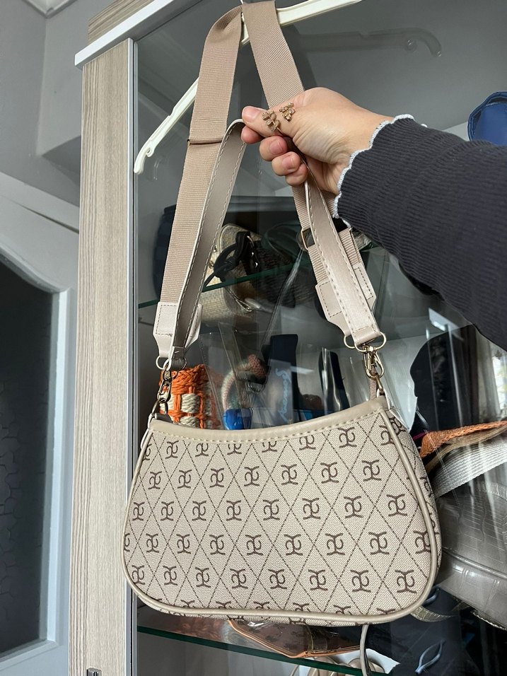 Bej Baskılı Tokalı Kadın Omuz Çantası - Görsel 4