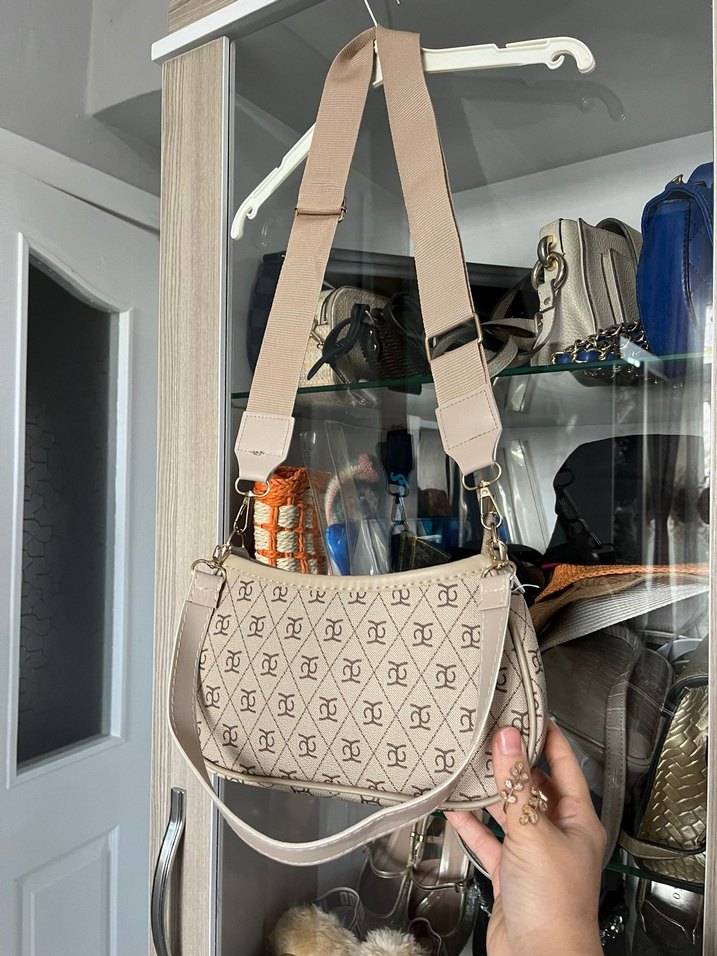 Bej Baskılı Tokalı Kadın Omuz Çantası - Görsel 2