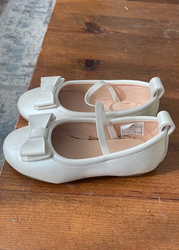 Klasik Beyaz Fiyonklu Kız Babet Ayakkabı - Görsel 2