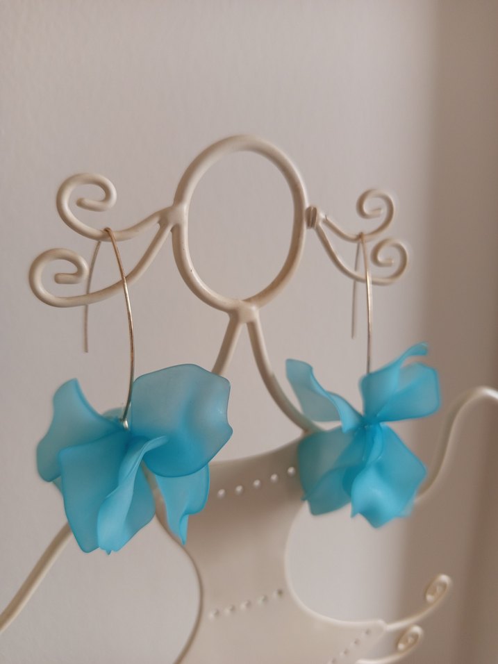 Mavi Fiyonk Çiçek Detaylı Küpe - Görsel 2