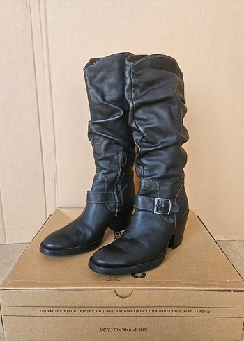 FreeMood Deri Tokalı Çizme - Görsel 2