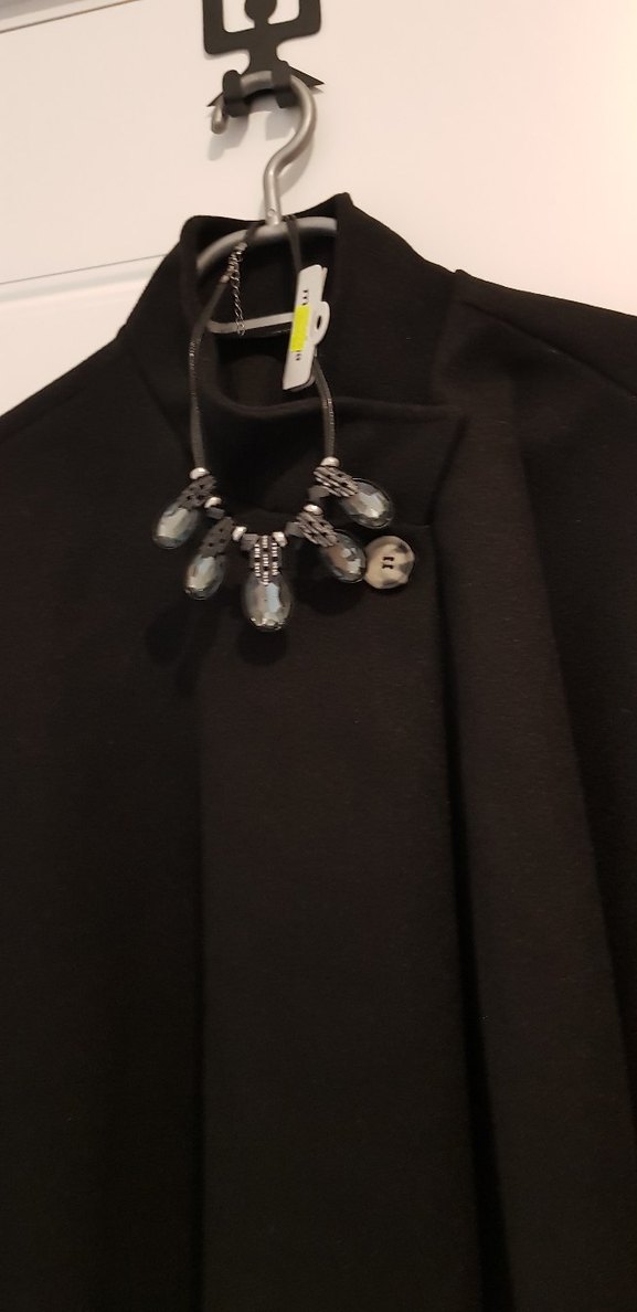 Düğmeli Siyah Panço - Görsel 2