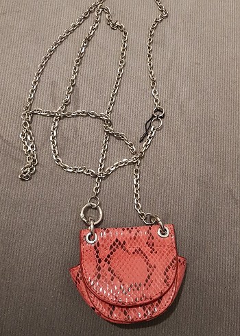Zara Pembe Yilan Desenli Mini Zincirli Canta