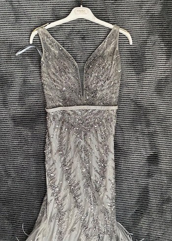 Gri Drapeli Uzun V Yaka Abiye Elbise - Görsel 7