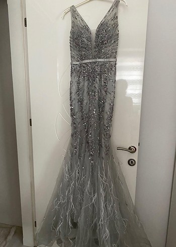 Gri Drapeli Uzun V Yaka Abiye Elbise - Görsel 5