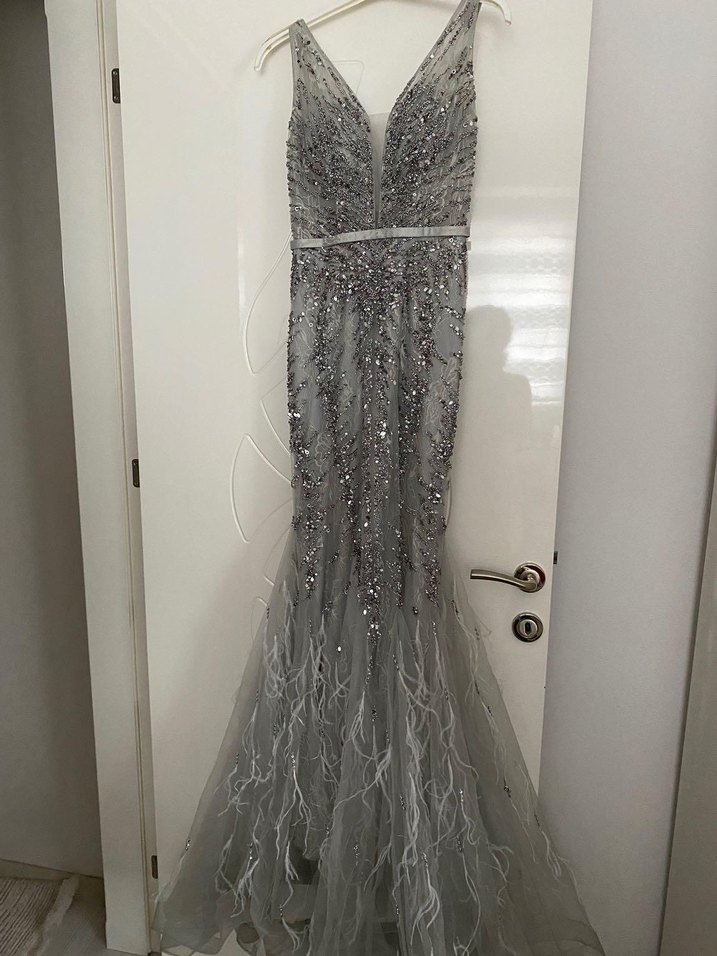 Gri Drapeli Uzun V Yaka Abiye Elbise - Görsel 5