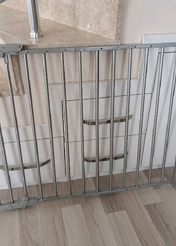 Gri Çocuk Güvenlik Kapısı - Görsel 2