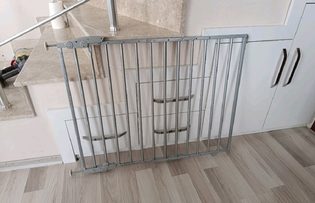 Gri Çocuk Güvenlik Kapısı - Görsel 2