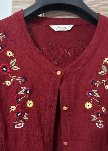 Bordo İşlemeli Düğmeli Bohem Hırka - Görsel 2