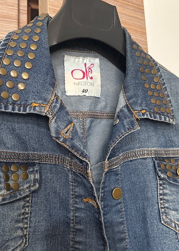 Düğmeli Nakışlı Mavi Kadın Kot Ceket - Görsel 3