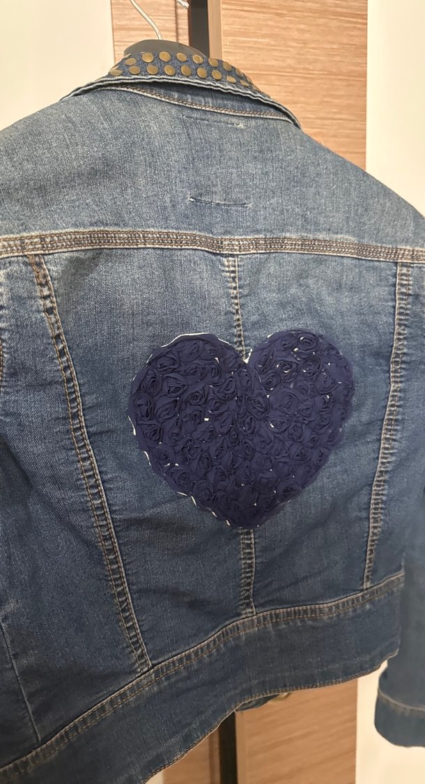 Düğmeli Nakışlı Mavi Kadın Kot Ceket - Görsel 4