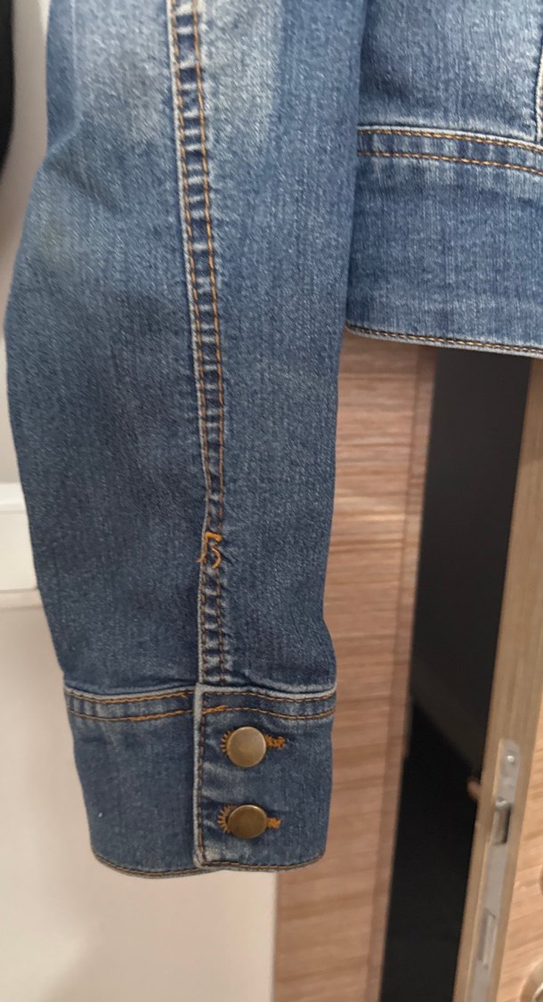 Düğmeli Nakışlı Mavi Kadın Kot Ceket - Görsel 2