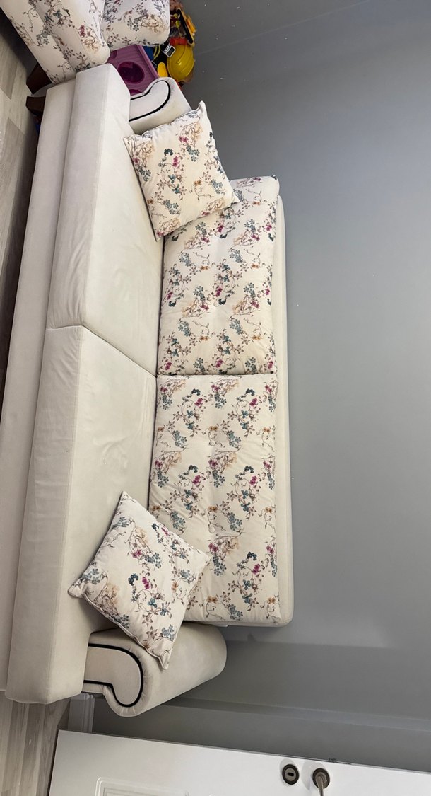 Çiçek Desenli Modern Klasik Beyaz Koltuk - Görsel 2