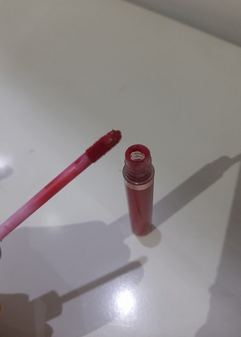 Bej Renkli Cakalla Dudak Parlatıcısı - Görsel 4