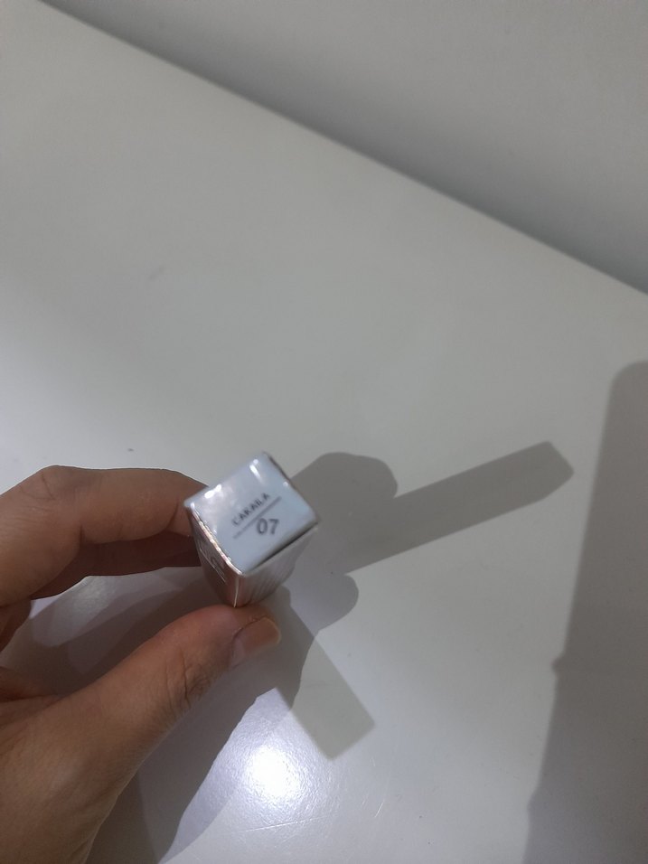 Bej Renkli Cakalla Dudak Parlatıcısı - Görsel 3