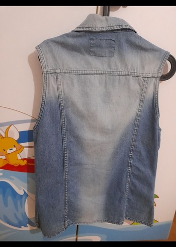 Düğmeli Kolsuz Kısa Denim Ceket - Görsel 2