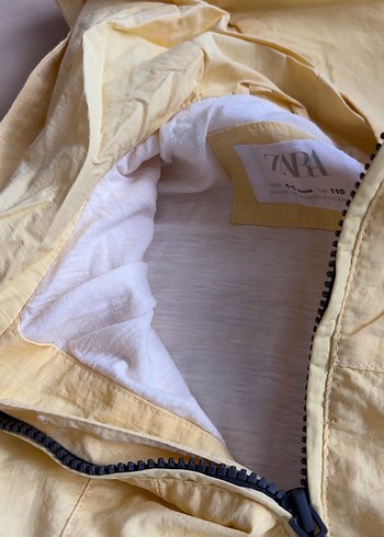 Sarı içi penye astarlı çocuk yağmurluk - Görsel 3