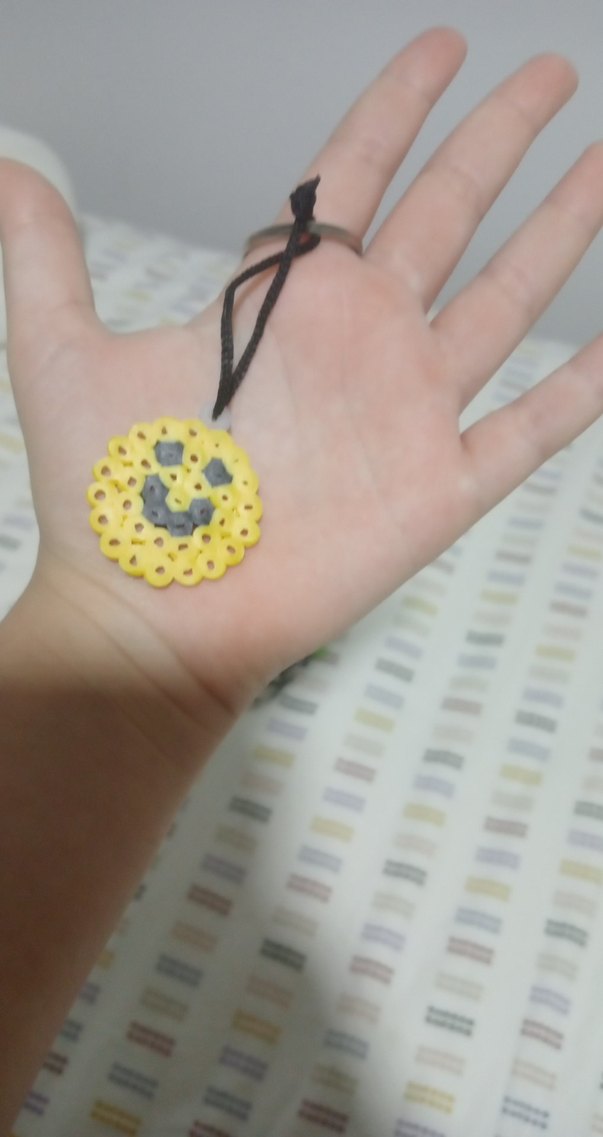 Sarı Boncuklu Gülümseyen Yüz Anahtarlık - Görsel 3